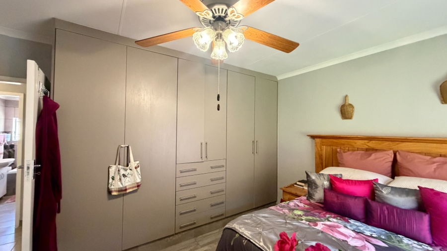2 Bedroom Property for Sale in Miederpark North West